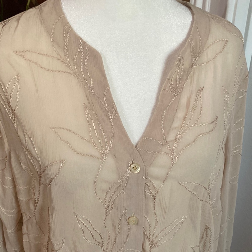 Evan -Picone button sheer beige blouse. size PXL
